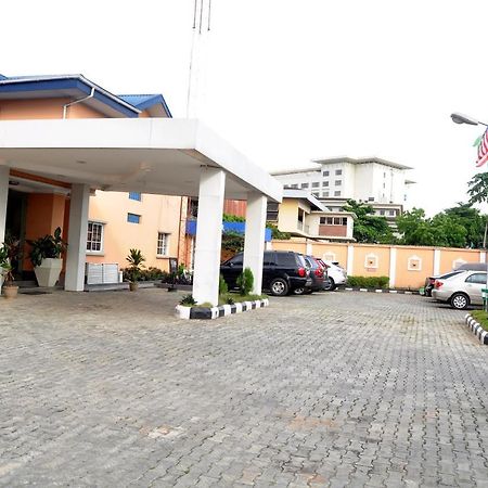 Primal Hotel Isaac John Gra Ikeja Exterior photo